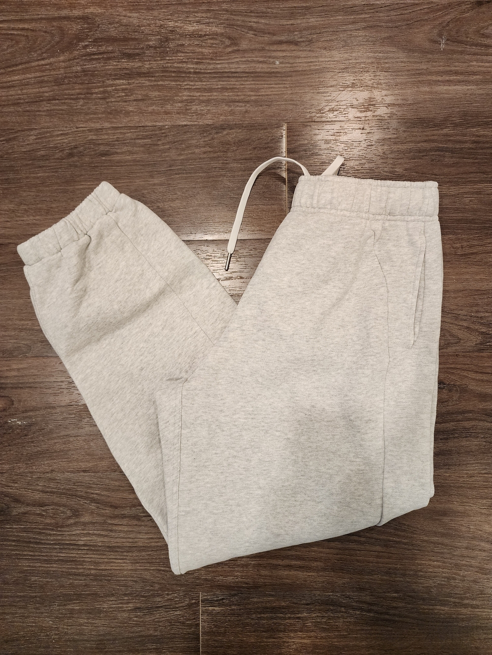 Lululemon Athletica Scuba Mid-Rise Oversized Jogger - Picture 4 of 8